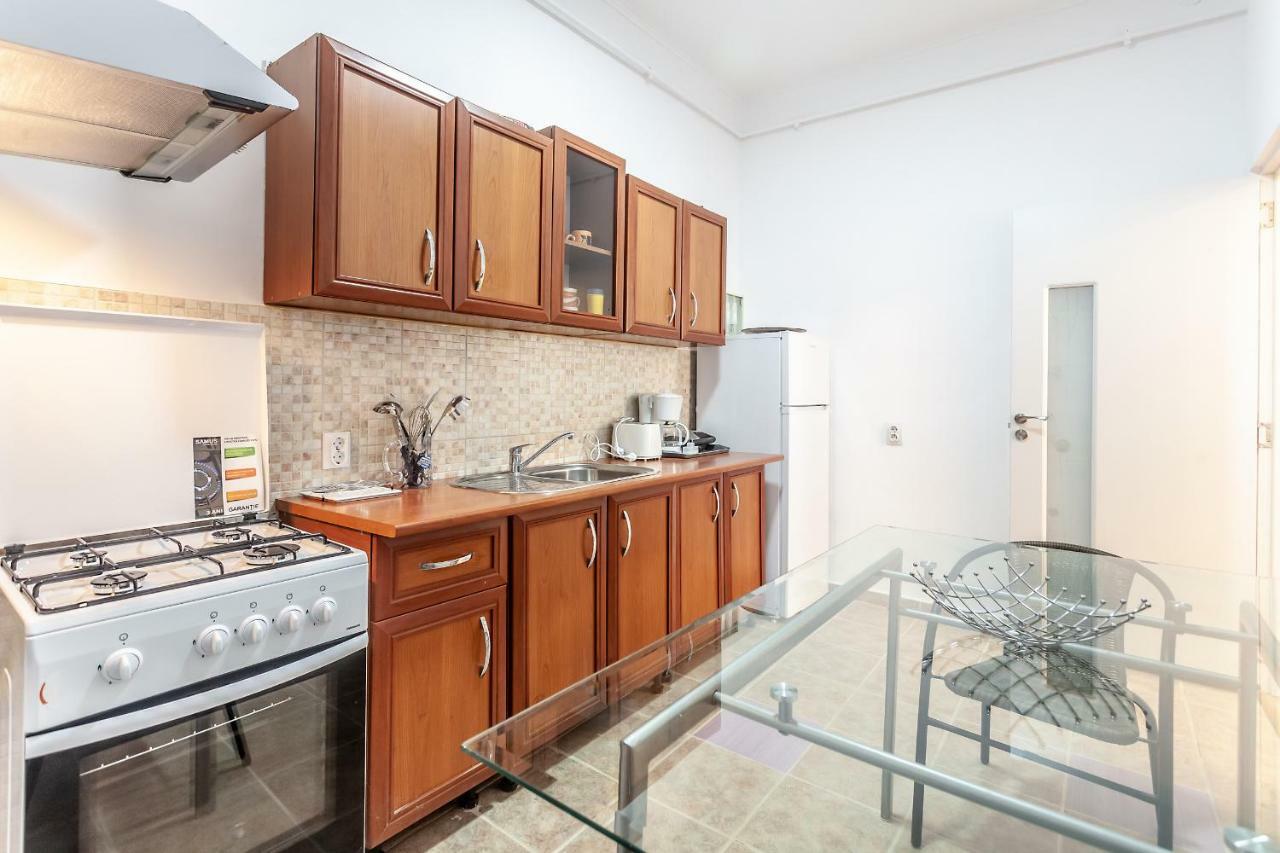 Kostas Apartments Брашов Екстериор снимка
