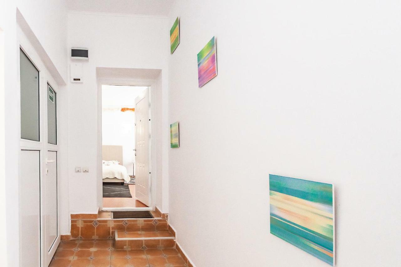 Kostas Apartments Брашов Екстериор снимка